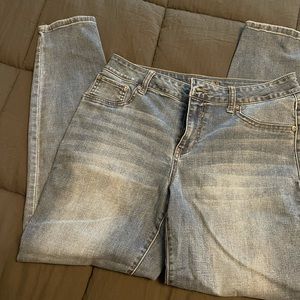 Maurices jeans